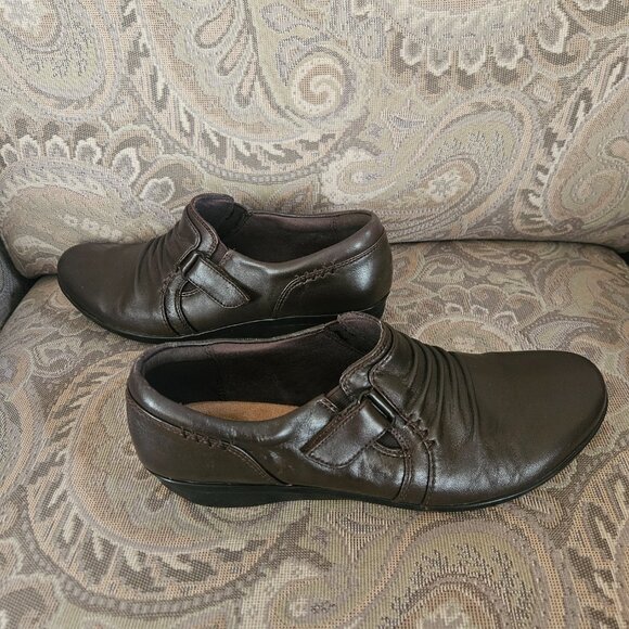 CLARKS Collection Soft Cushion Everyday CODA Sz 8.5M Brown Leather Flat Shoe - Picture 4 of 11